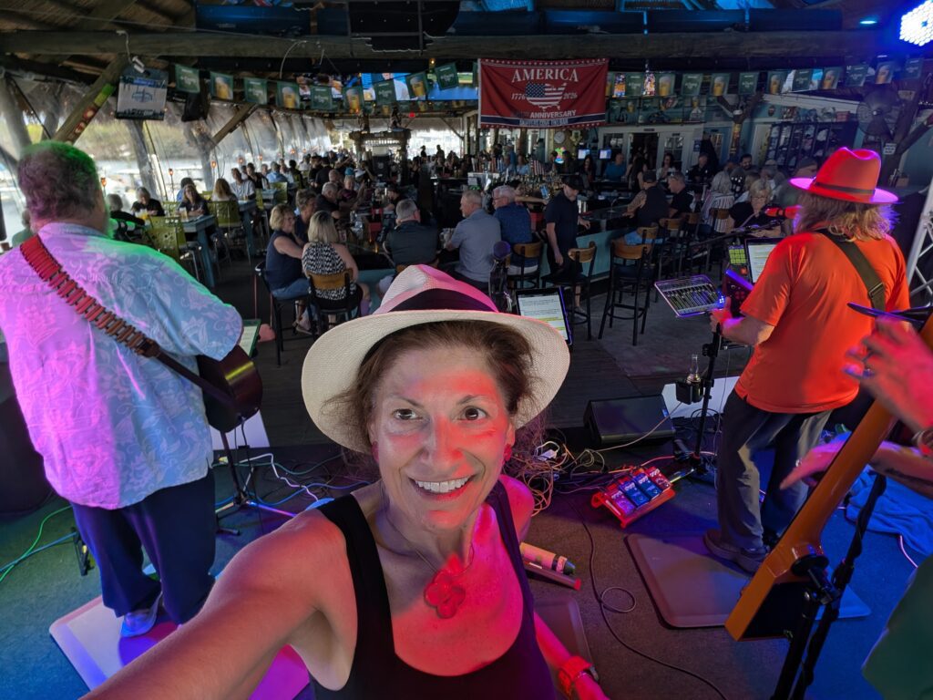 Hot Sauce Moon Loves Skipper's Cove